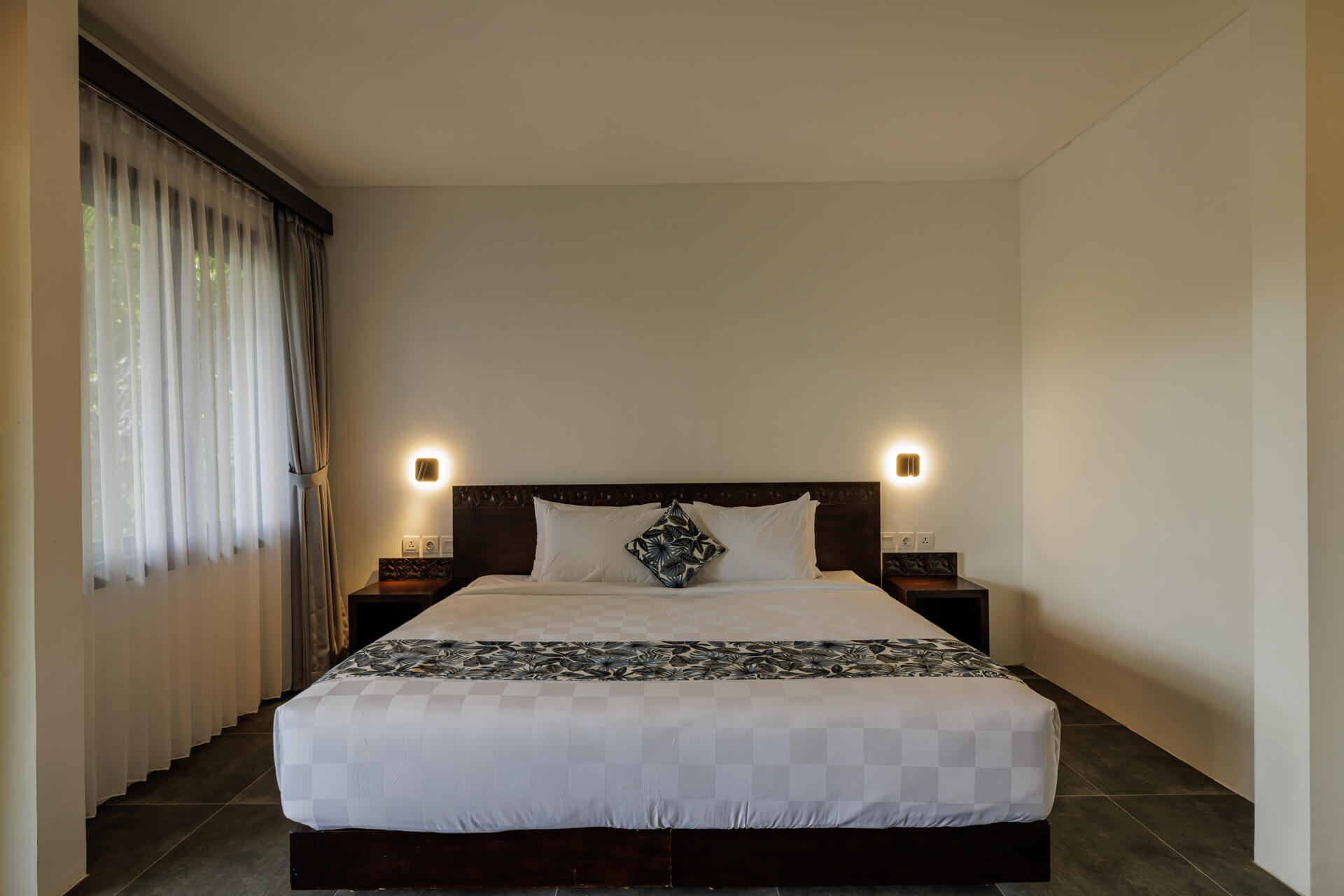 Dedari-Family-Villa-Bedroom-01