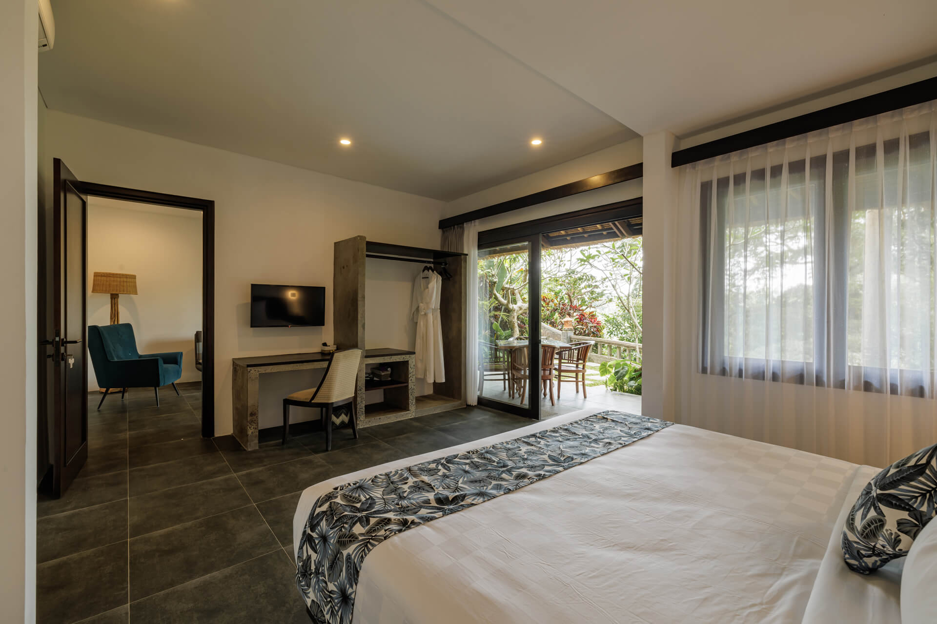 Dedari-Family-Villa-Bedroom-02