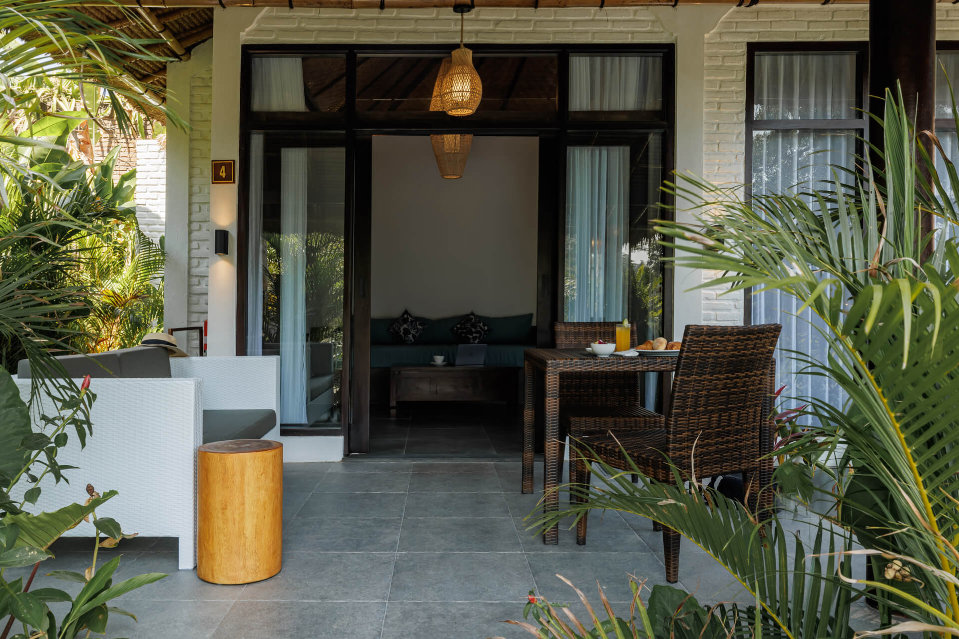 Dedari-One-Bedroom-Villa-Patio